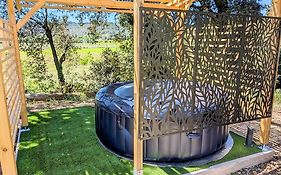 Studio du petit caillou en Drôme provençale , jacuzzi privatif en supplément